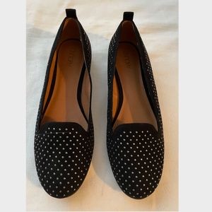 Never Worn ABOUND Women's Flats Black w/Gold Studs